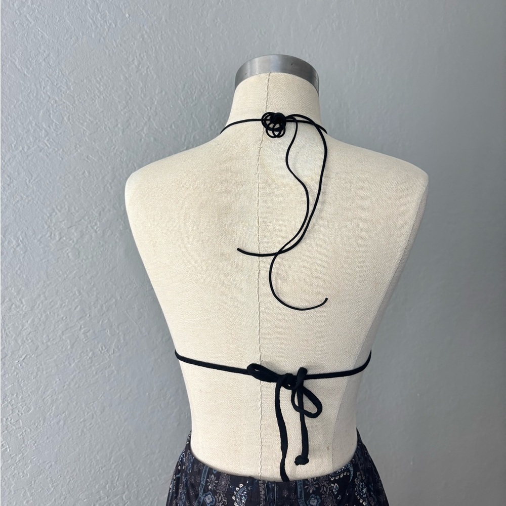 Fashion Nova Black Ribbed Halter Crop Top - Picture 3 of 6